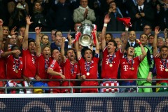 皇马欧冠决赛败北，马竞主场荣耀夺冠，欧足联争议引热议